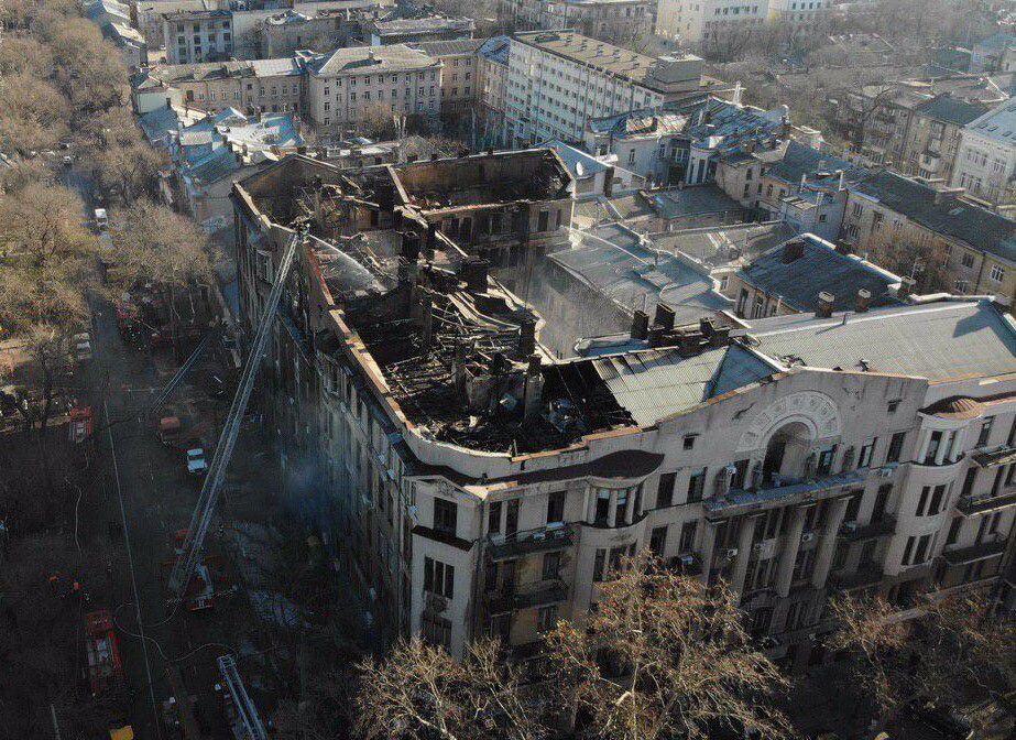 В Одессе на месте пожара продолжаются поиски пропавших